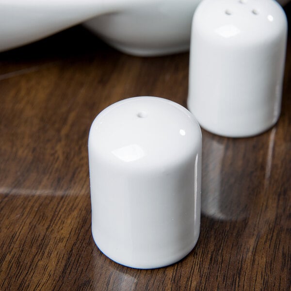 Libbey BW-001 Chef's Selection II 1 1/2" Ultra Salt Shaker – item 959BW001 image 2