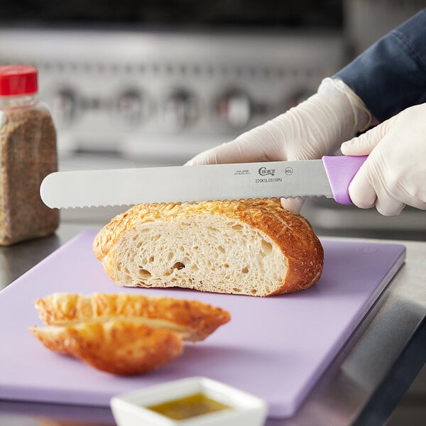 Choice 10" Serrated Edge Bread Knife w/ Handle – item 220KSLCS10PU image 2