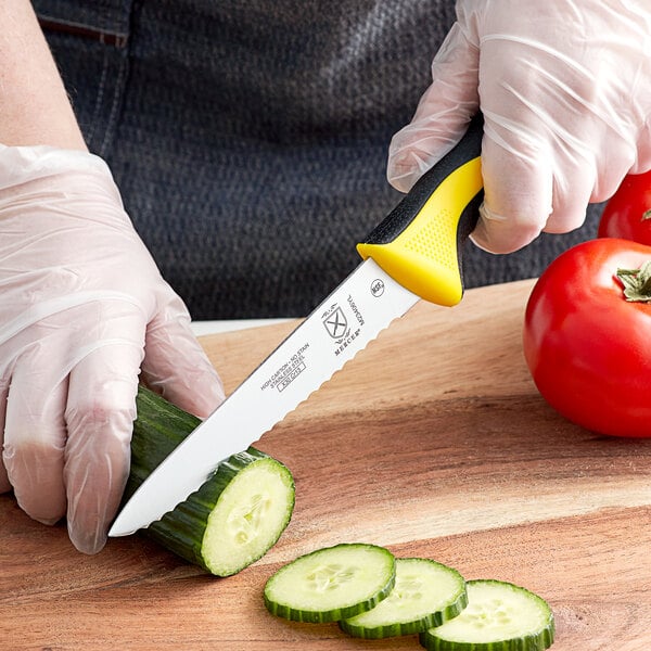 Me Utility Knife w/ Yellow Polypropylene & Santoprene Handle – item 470M23406YL image 2