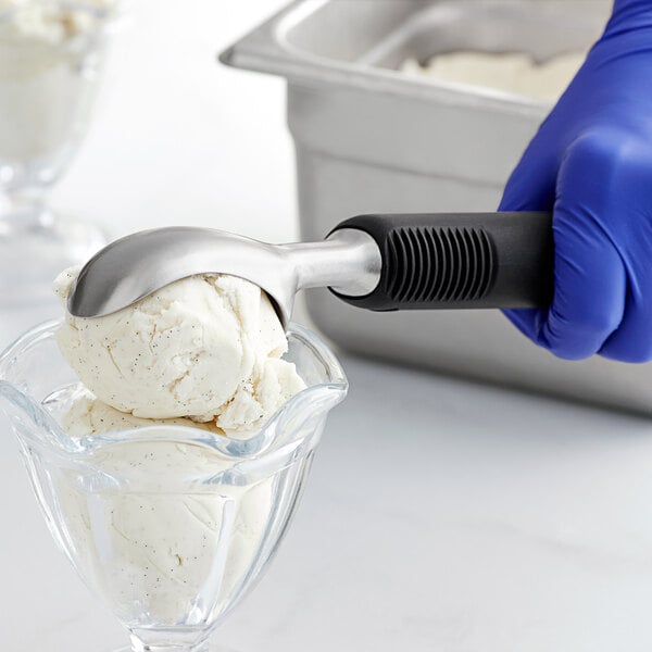 OXO 11295000 Good Grips #20 Ice Cream Scoop - 1.6 oz. – item 29711295000 image 2