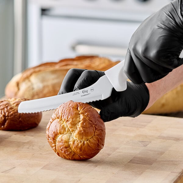 Choice 7" Offset Serrated Edge Bread Knife w/ White Handle – item 220KWBRDOFF7 image 2