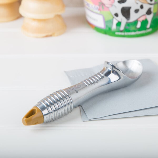 Vollrath 47277 #20 Aluminum Gold Ice Cream Dipper – item 92247277 image 2