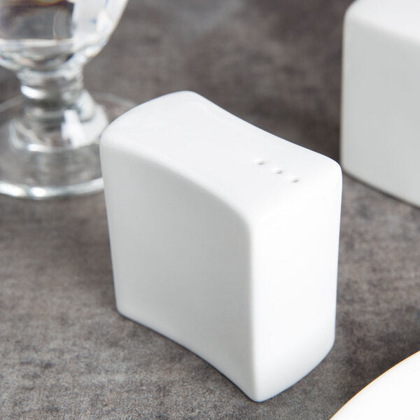 Tuxton GZP-731 TuxTrendz 2.5 oz. White Pepper Shaker – item 303GZP731 image 2
