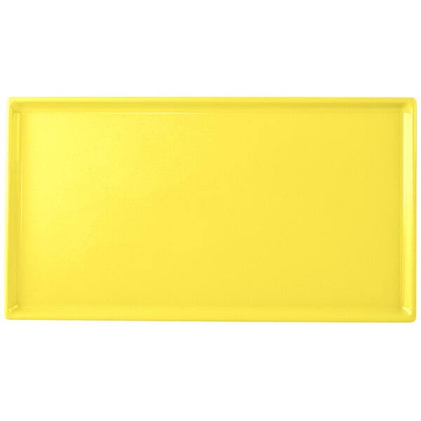 Tablecraft CW2114Y 12 7/8" x 7" Yellow Cast Serving Platter – item 8082114Y