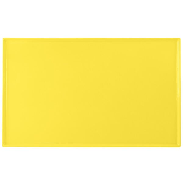 Tablecraft CW2111Y 21" x 12 7/8" Yellow Serving Platter – item 8082111Y