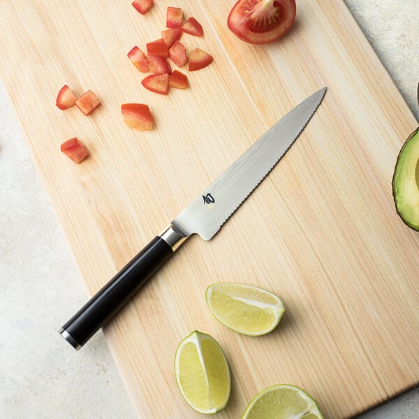 Shun DM0722 Classic 6" Serrated Utility Knife w/ Wood Handle – item 921DM0722 image 2