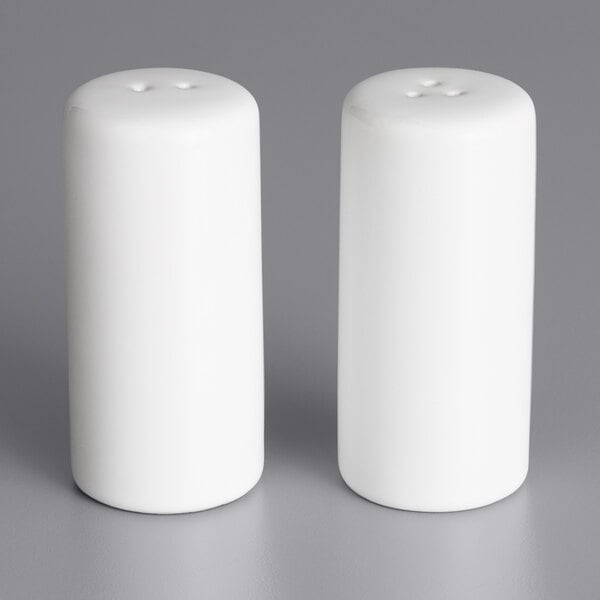 2.5 oz. Round Salt & Pepper Shaker – item 124CSPR1
