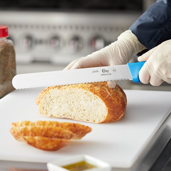 Choice 10" Serrated Edge Slicing Bread Knife w/ Handle – item 220KSLCS10BL image 2