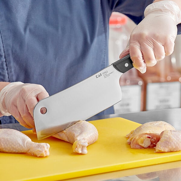 Kai PRO 7" Cleaver w/ POM Handle HT7067 – item 921HT7067 image 2
