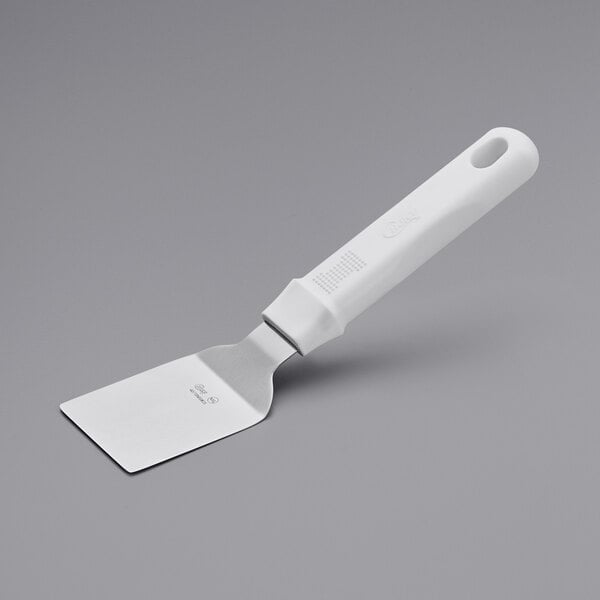 Choice 2 1/2" x 2 Mini Turner w/ Polypropylene Handle – item 407TRNRSW25