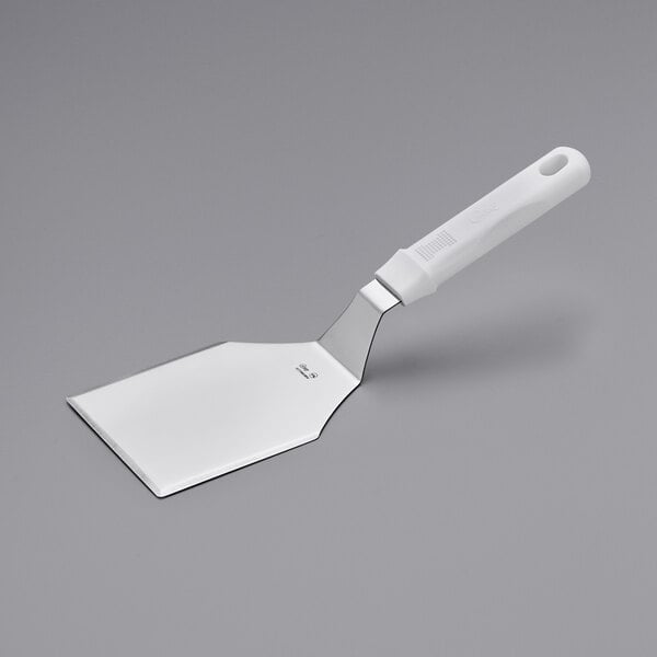 Choice 5" x 4" Beveled Turner w/ White Polypropylene Handle – item 407TRNRSW54