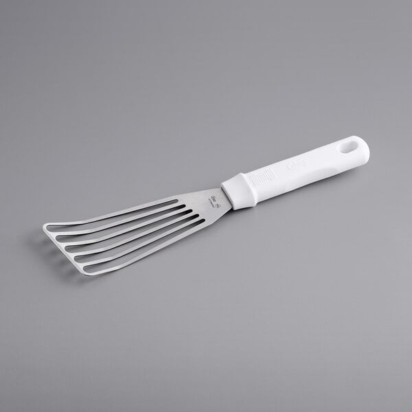 Choice 6" Fish / Egg Turner w/ White Polypropylene Handle – item 407TRNRFW63