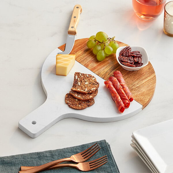 Acopa 10" Round Acacia Wood and Serving Board w/ Handle – item 303SBMW10