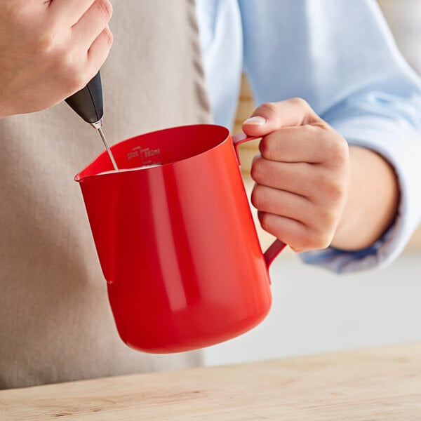 Acopa 20 oz. Frothing Pitcher w/ Measuring Lines – item 553TFROPR20 image 2