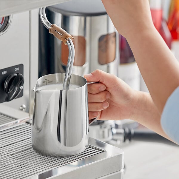 Estella Caffe 20 oz. Frothing Pitcher w/ Measuring Lines – item 236FROTHP20 image 2