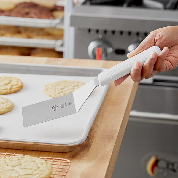 Mercer Culinary M18730WH Millennia Turner w/ White Handle – item 470M18730WH image 2