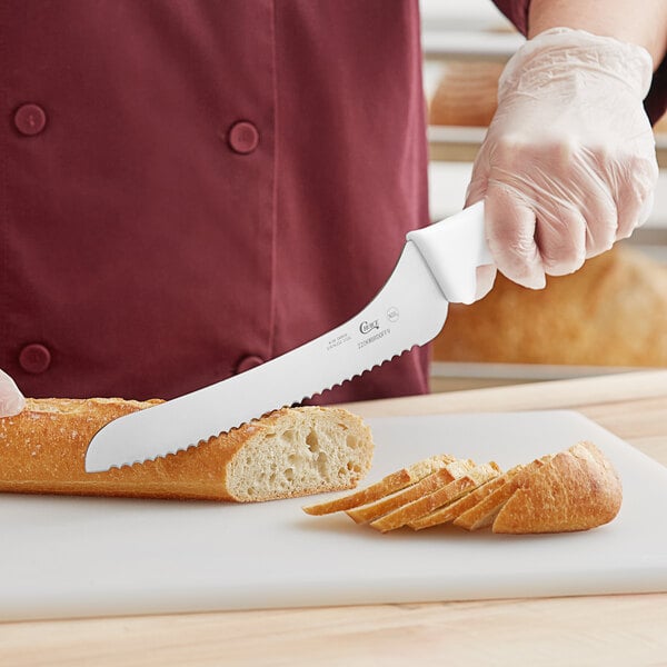 Choice 9" Offset Serrated Edge Bread Knife w/ Handle – item 220KWBRDOFF9 image 2