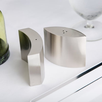 4 oz. Embracing Salt & Pepper Shaker – item 124SPDX11 image 2