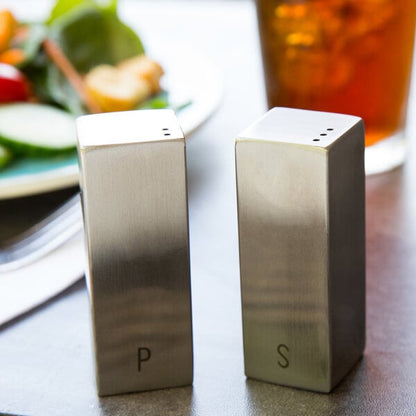 Tablecraft 167 1.5 oz. Square Salt & Pepper Shakers – item 808167 image 2