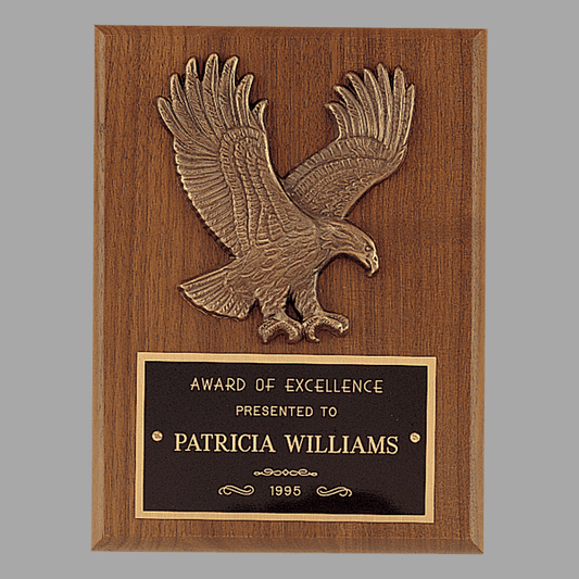 6" x 8" Sculptured Relief Eagle & Engravable Black Plaque – item P1784