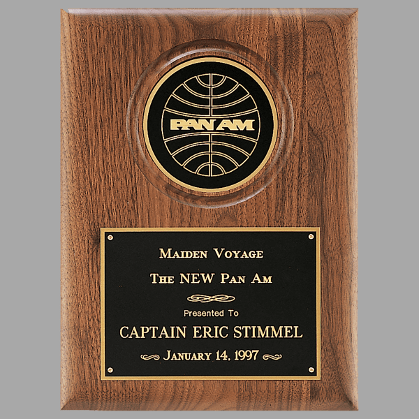 9" x 12" 4" Walnut Plaque w/ Diameter Black Disc – item P3332